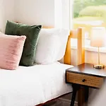 Stylish 3 Bed, Wifi, Dog Friendly, Walks Holiday home