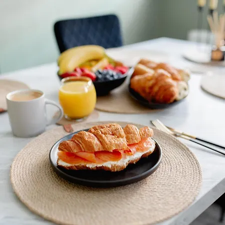 Bowling Terrace Above Rubies Dog Friendly, Walks * Skipton