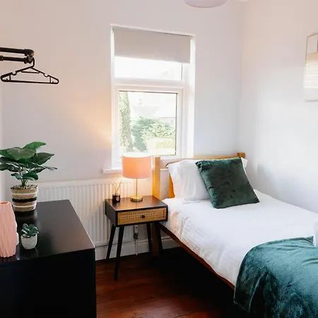Bowling Terrace By Above Rubies - Stylish, 3 Bedroom, Pet Friendly House In 스킵턴