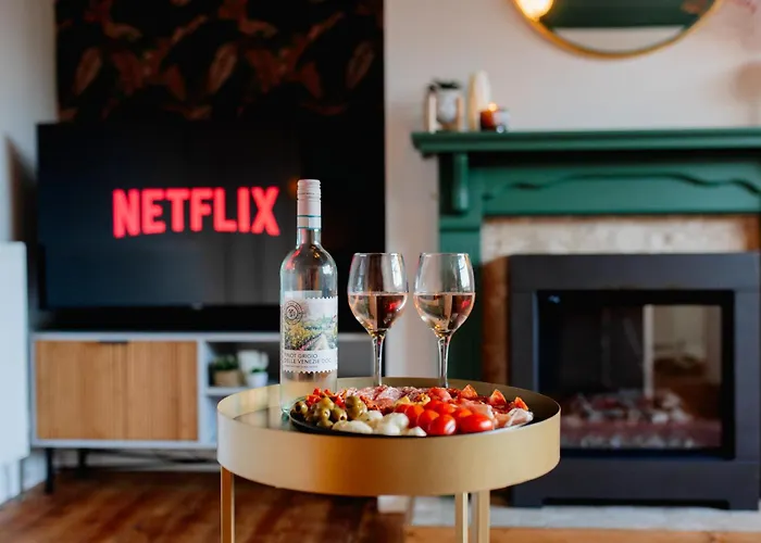 Stylish 3 Bed, Wifi, Dog Friendly, Walks Semesterbostad *