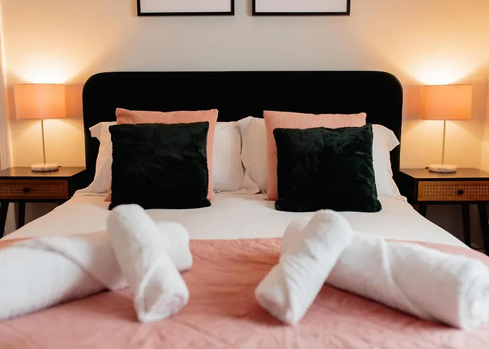 Stylish 3 Bed, Wifi, Dog Friendly, Walks Semesterbostad *