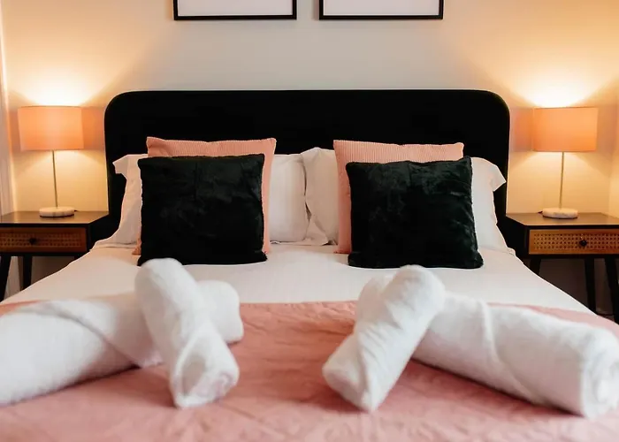 Stylish 3 Bed, Wifi, Dog Friendly, Walks Semesterbostad *