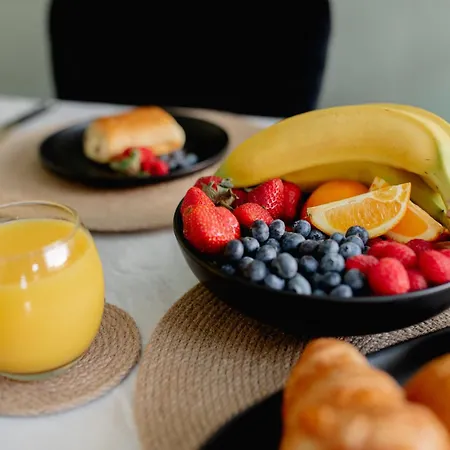 別荘 Bowling Terrace By Above Rubies - Stylish, 3 Bedroom, Pet Friendly House In