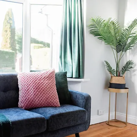 別荘 Bowling Terrace By Above Rubies - Stylish, 3 Bedroom, Pet Friendly House In
